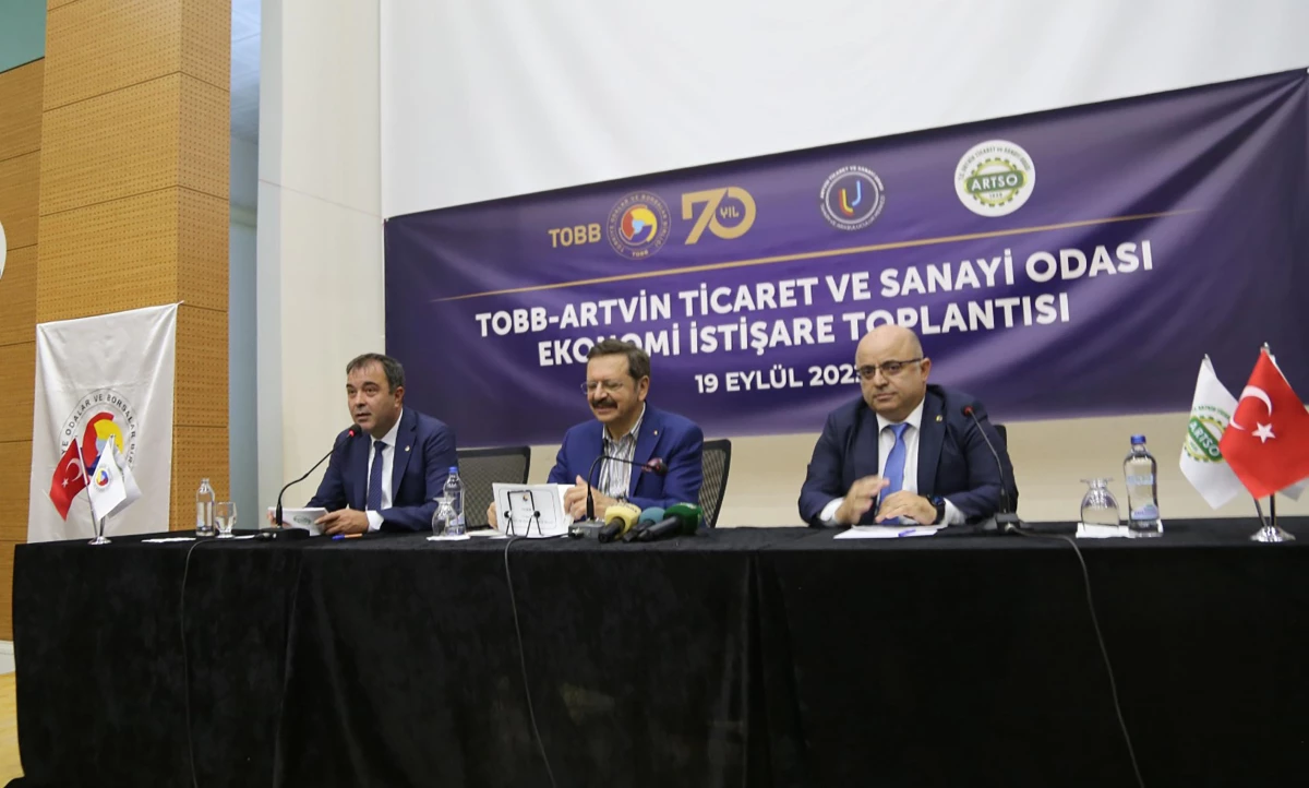 TOBB Başkanı Hisarcıklıoğlu Artvin\'de istişare toplantısına katıldı Açıklaması