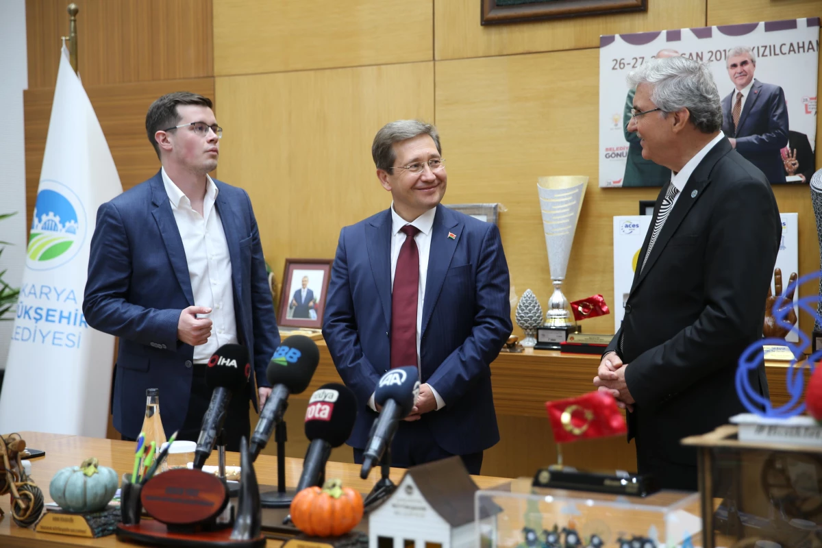 Belarus\'un Ankara Büyükelçisi Rybak\'tan Sakarya Büyükşehir Belediye Başkanı Yüce\'ye ziyaret