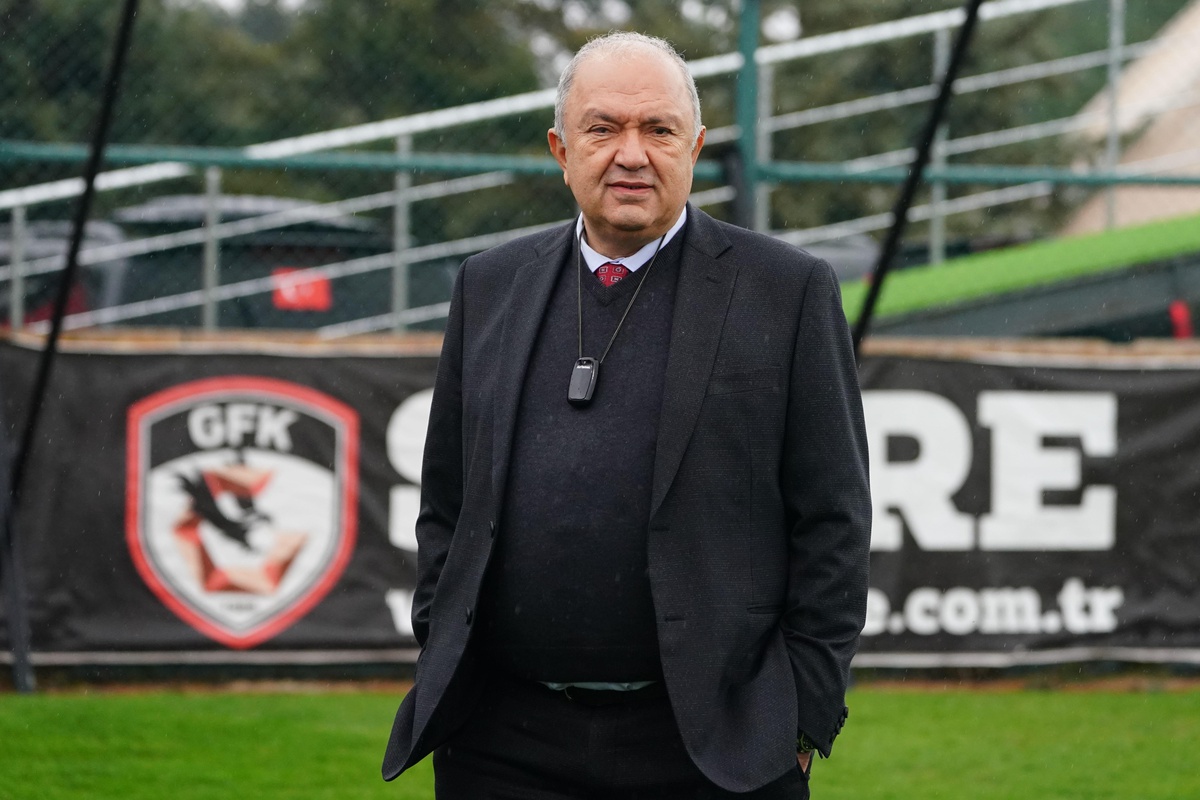 Cevdet Akınal\'dan, Trabzonspor maçındaki hakem kararlarına tepki Açıklaması