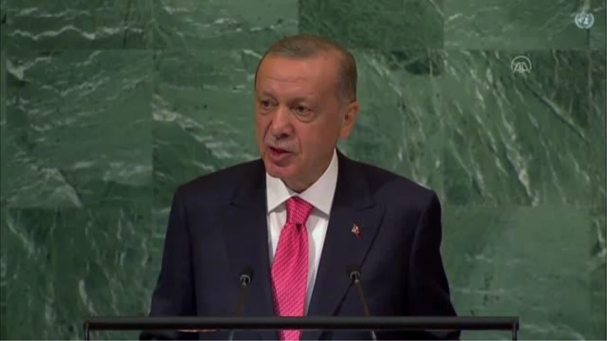 Cumhurbaşkanı Erdoğan: "(Azerbaycan-Ermenistan) İki ülke arasında en kısa zamanda kapsamlı bir barış anlaşması imzalanmasının mümkün olduğuna...