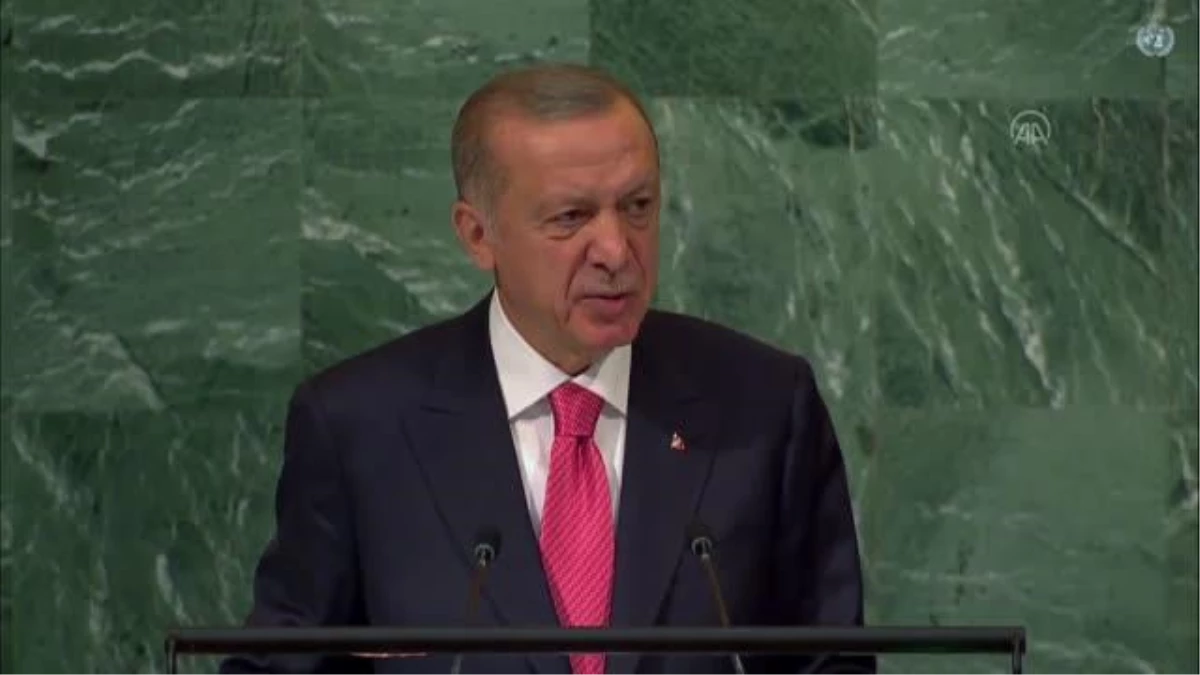 Cumhurbaşkanı Erdoğan: "Yunanistan hukuksuz, pervasız geri itmeleriyle Ege\'yi mülteci mezarlığına çevirmektedir"