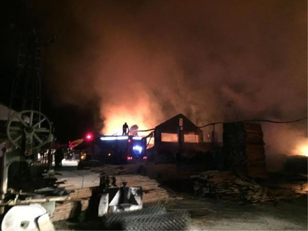 Erzurum haberleri: Erzurum\'da kereste fabrikası yangını, 5,5 saatte söndürüldü