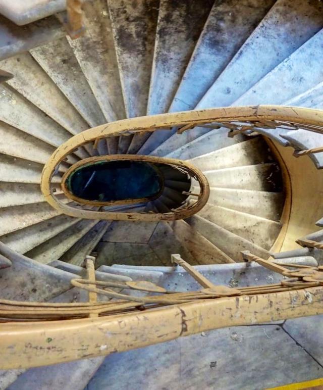 İstanbul'un göbeğinde kaderine terkedilen bir güzel İstanbul'un göbeğinde kaderine terkedilen bir güzel