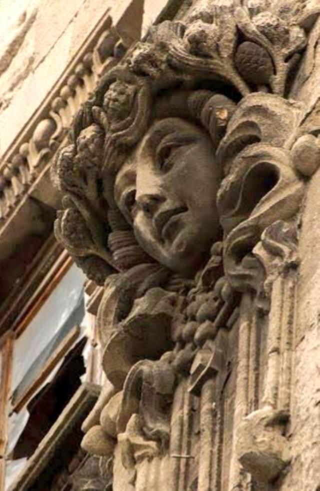 İstanbul'un göbeğinde kaderine terkedilen bir güzel İstanbul'un göbeğinde kaderine terkedilen bir güzel