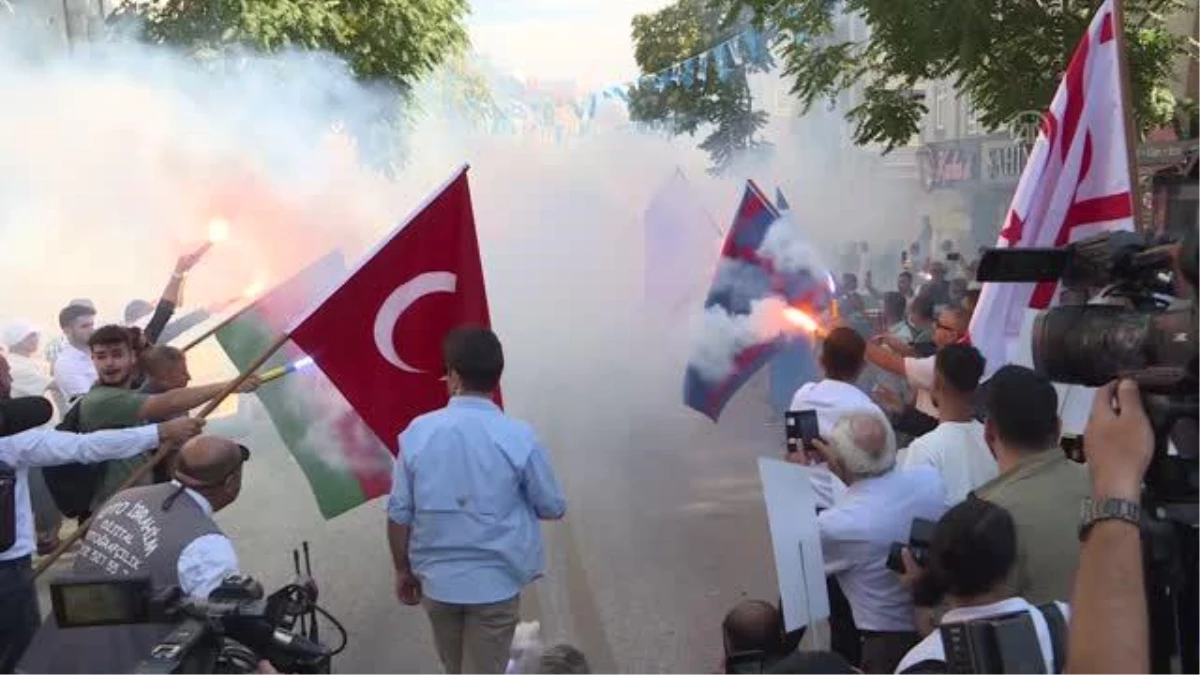 İYİ Parti Genel Başkanı Akşener\'den Pursaklar ve Keçiören\'de esnaf ziyareti Açıklaması