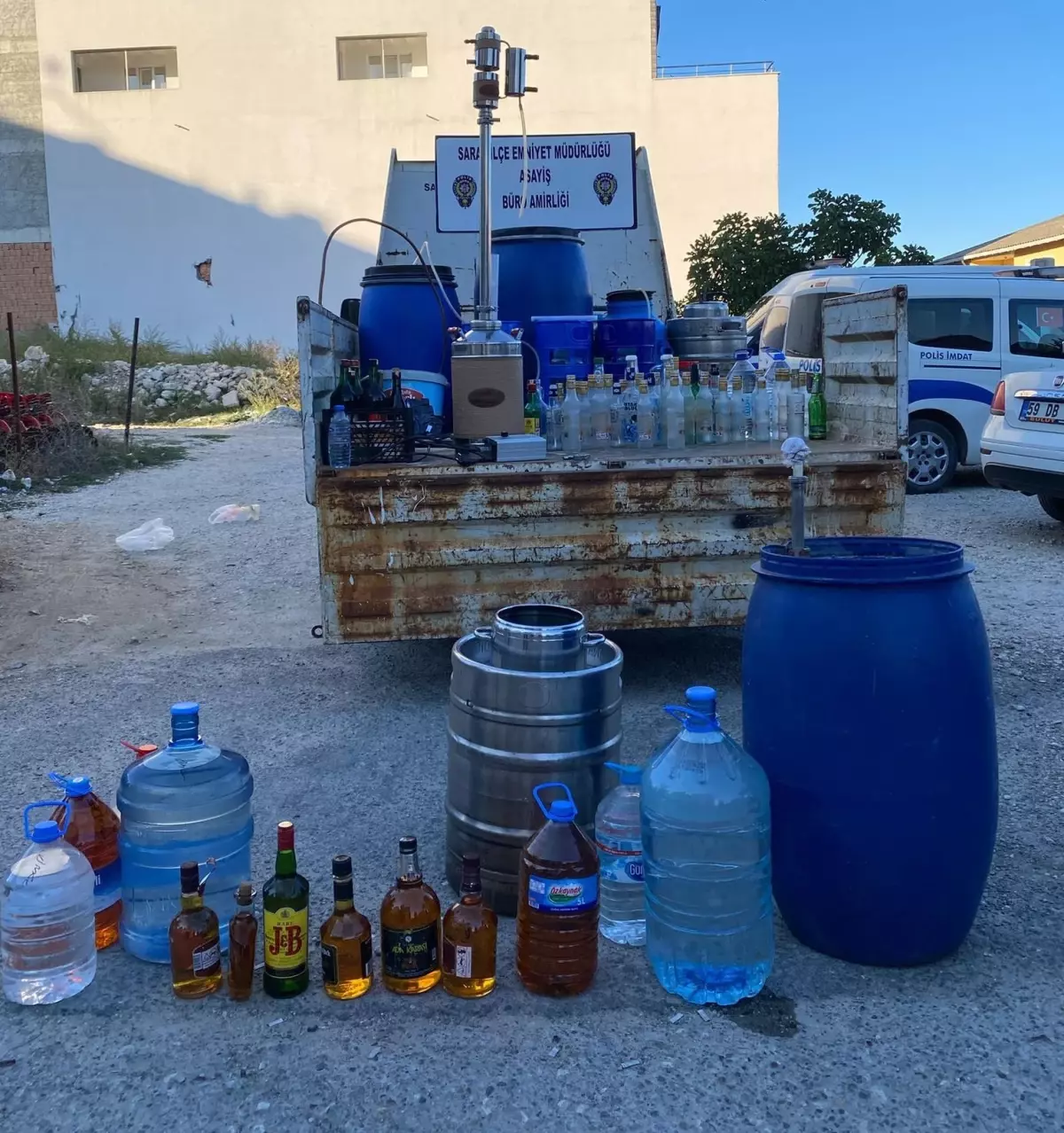 Tekirdağ'da kaçak içki operasyonunda 4 zanlı yakalandı