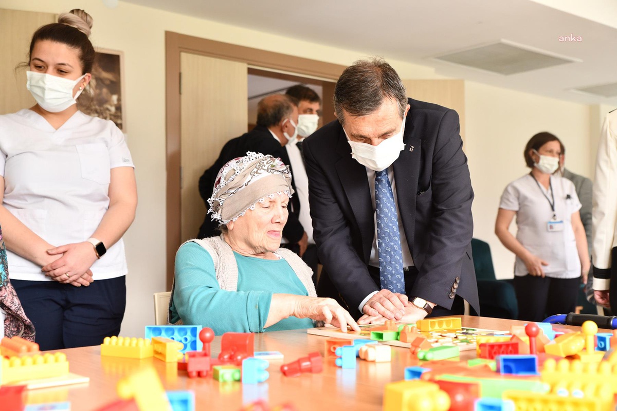 Tepebaşı Belediyesi, Alzheımer Hastalarının Yanında