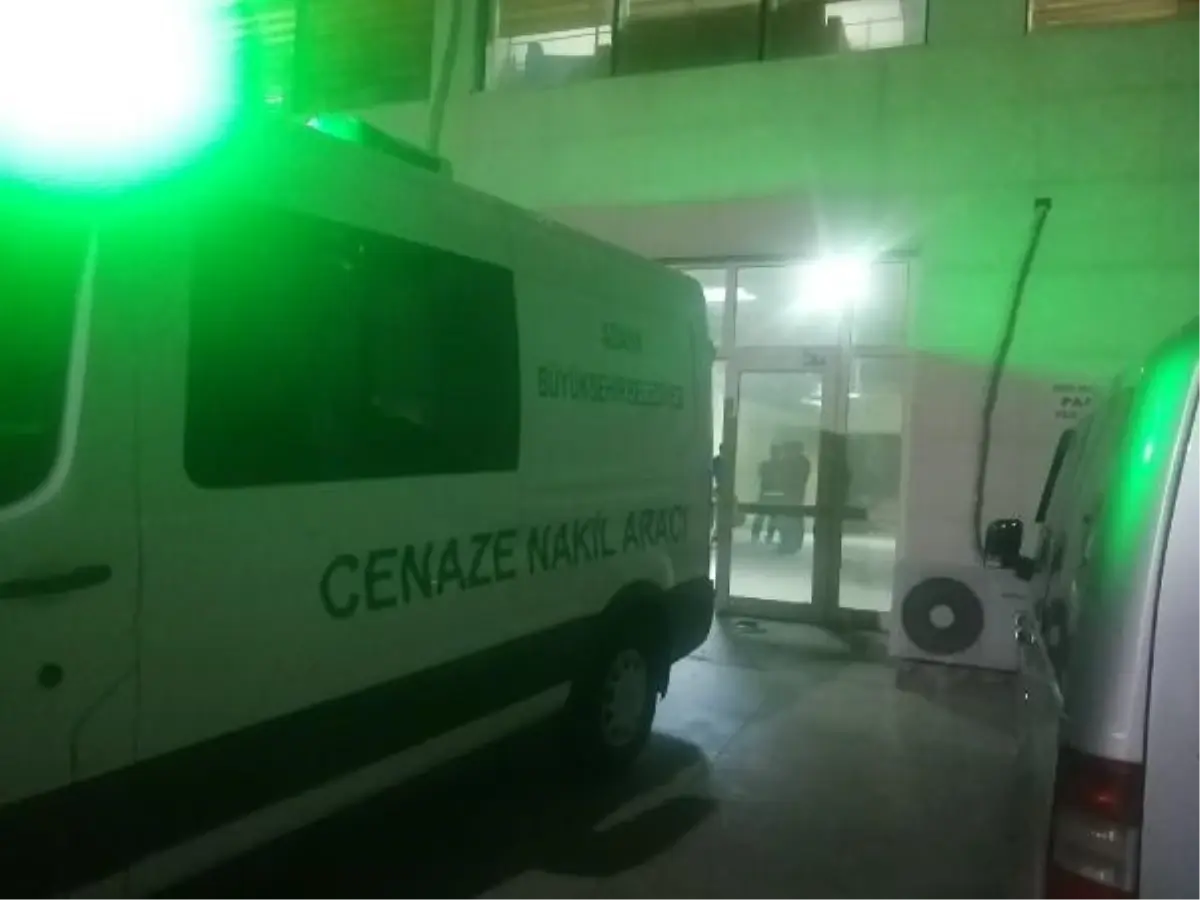 Son dakika haberleri | Traktör, yol kenarındaki kayaya çarptı: 1 ölü, 1 yaralı