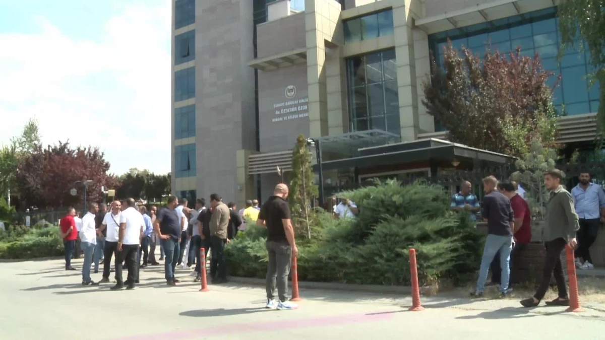 80 Gündür Başkent\'te Eylem Yapan Akaryakıt İstasyonu Sahipleri: "Suçsuz Olduğumuzu Kanıtlayana Kadar Ankara\'da Kalacağız"