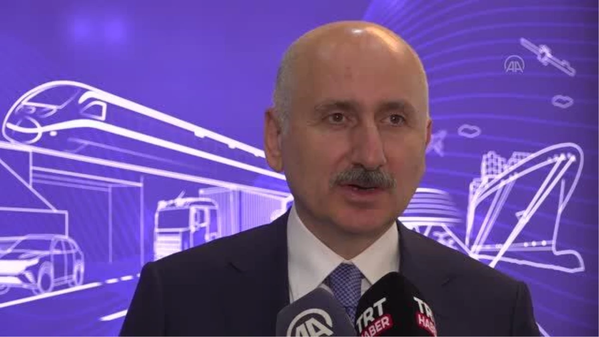 Bakan Karaismailoğlu, milli elektrikli trenle yolcu taşımaya başlamayı hedeflediklerini söyledi