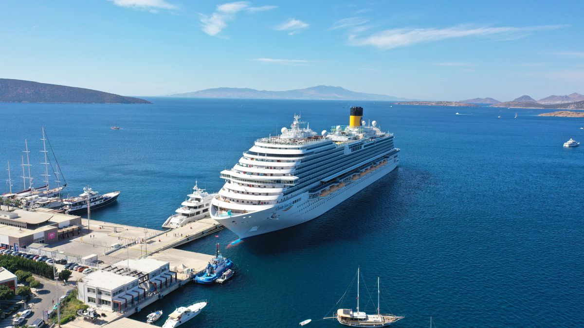 Bodrum\'a "Costa Venezia" gemisiyle bin 502 yolcu geldi