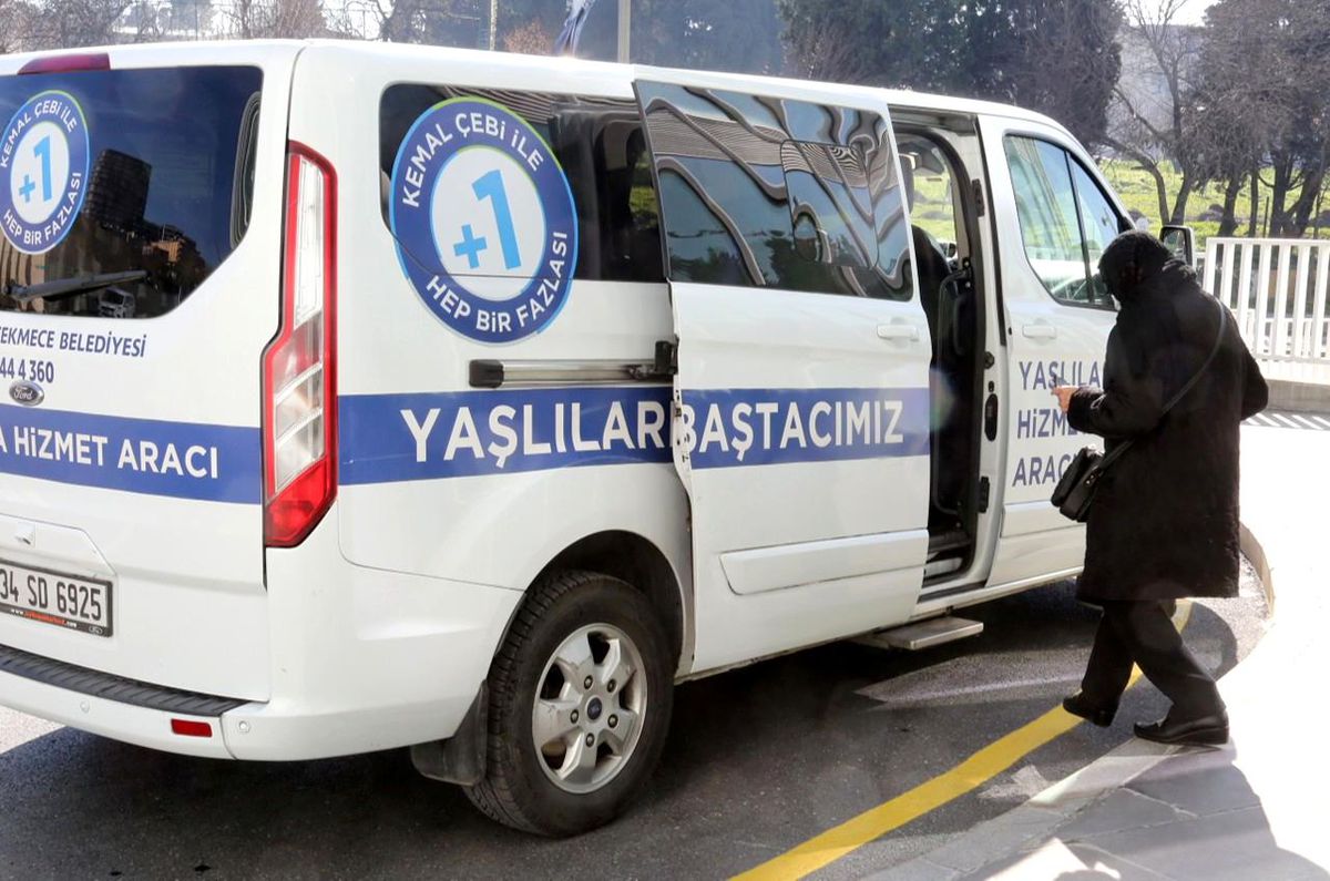 Küçükçekmece Belediyesi\'nden 3 Yılda 26 Bin İhtiyaç Sahibine Ücretsiz Ulaşım Desteği