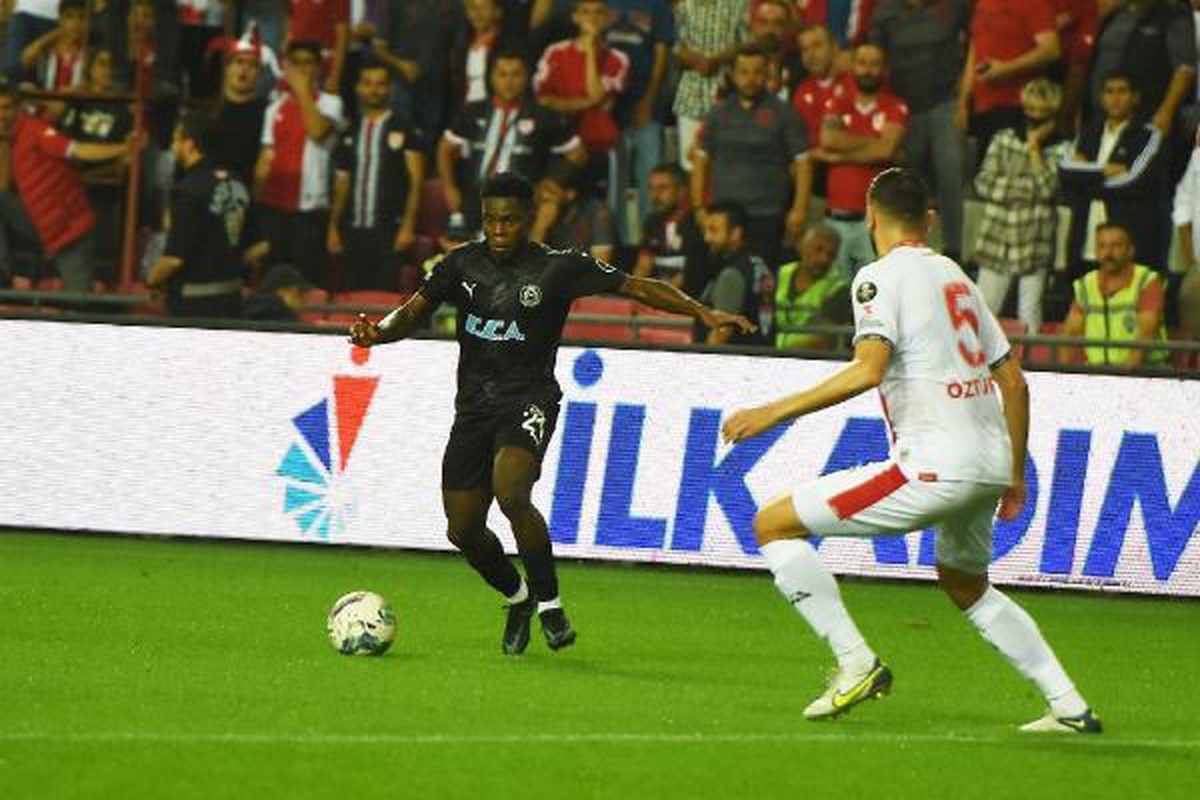 Manisa spor haberi... Manisa FK\'da Diallo fark yarattı