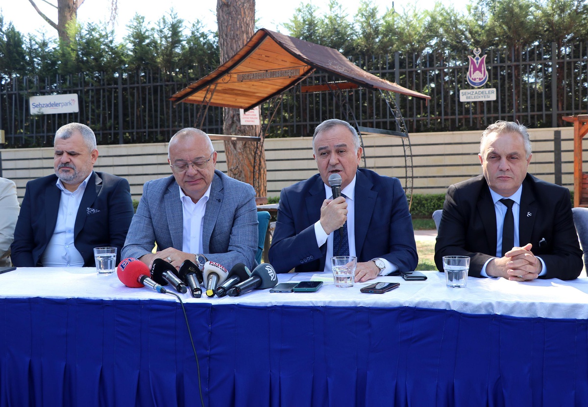 MHP Grup Başkanvekili Akçay, Manisa\'da basın mensuplarıyla buluştu Açıklaması