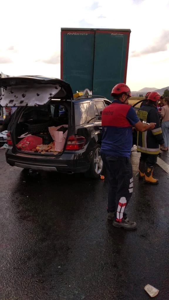 Nevşehir haberi: Nevşehir'de dolu yağışı zincirleme kazaya neden oldu: 2 ölü, 8 yaralı