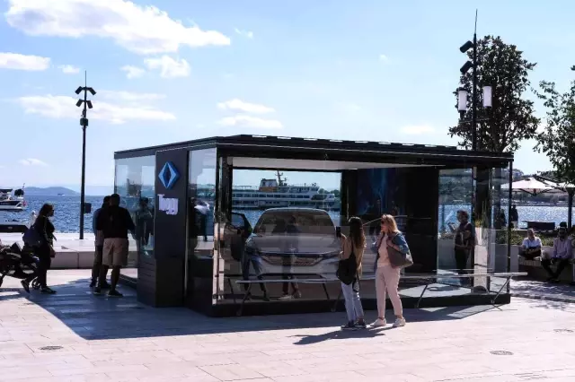 Vatandaşlar TOKİ gibi yerli otomobil için de kolaylık istiyor! TOGG'un 'Konsept Akıllı Cihazı' Galatport'da görücüye çıktı