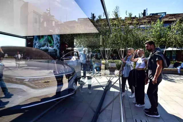 Vatandaşlar TOKİ gibi yerli otomobil için de kolaylık istiyor! TOGG'un 'Konsept Akıllı Cihazı' Galatport'da görücüye çıktı