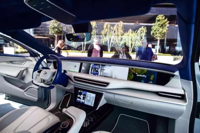 Vatandaşlar TOKİ gibi yerli otomobil için de kolaylık istiyor! TOGG'un 'Konsept Akıllı Cihazı' Galatport'da görücüye çıktı