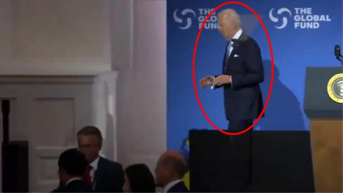 ABD Başkanı Joe Biden sahnede ne yapacağını şaşırdı! O anlar kameralara yansıdı