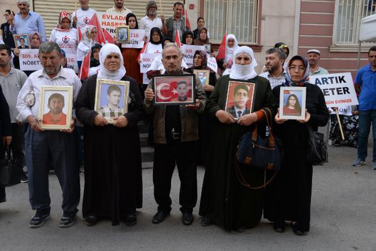 Diyarbakır haberi | Diyarbakır\'daki evlat nöbetine 5 aile daha katıldı