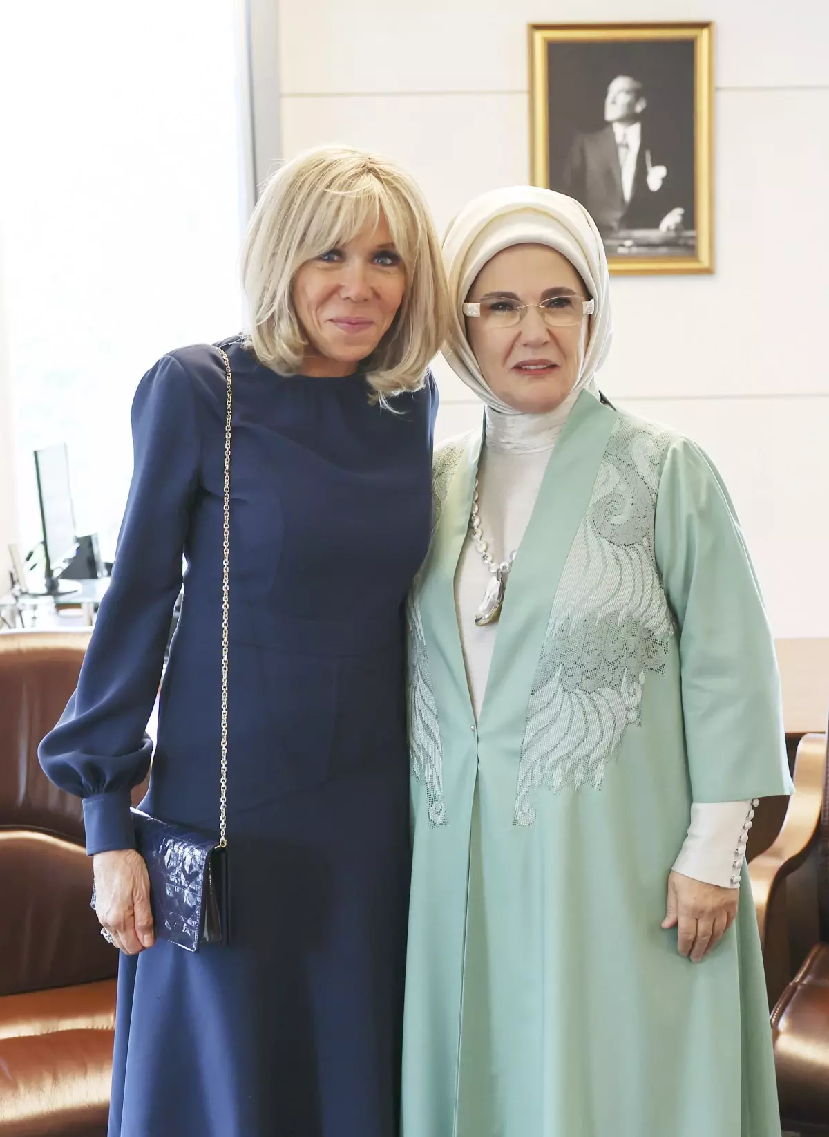 Emine Erdoğan, Fransa Cumhurbaşkanı Macron\'un eşi Brigitte Macron ile görüştü