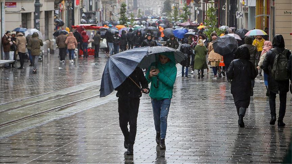 İstanbul güne yağmurla başladı! Meteoroloji\'den 20 il için sarı, 4 il için turuncu kodlu uyarı