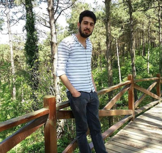 Kardeşi için endişelenip balkona çıktı, husumetlisinin silahından çıkan kurşunla can verdi Kardeşi için endişelenip balkona çıktı, husumetlisinin silahından çıkan kurşunla can verdi
