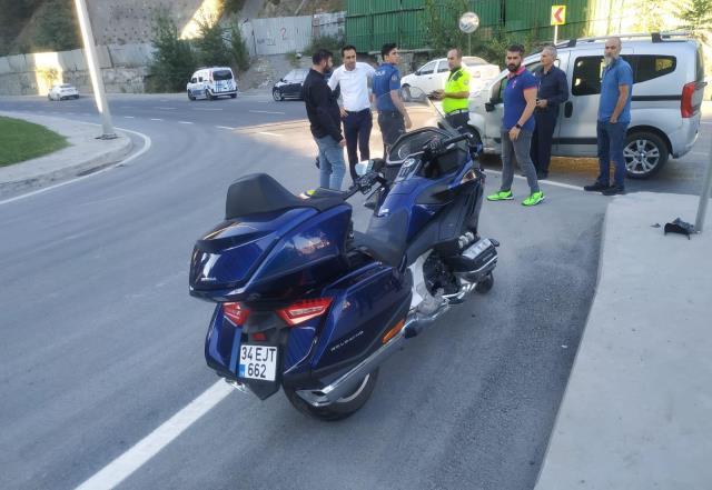 Kızıyla motor kazası geçiren ve kolundan ameliyat olan Acun Ilıcalı, taburcu oldu