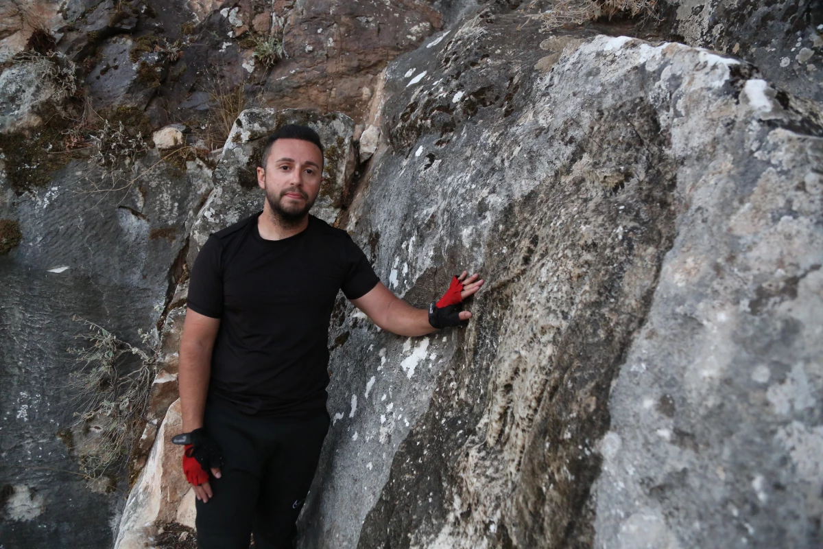 Muğla\'da mermer ocağında Herakles\'e ait olduğu düşünülen kabartma bulundu