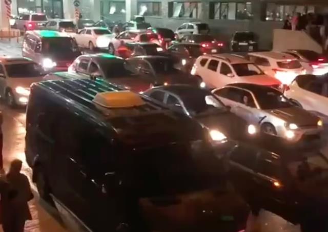 Rusya'da seferberlik paniği! Kadınlar, eşleri askere alınmasın diye kol ve bacaklarını kırma derdine düştü Rusya'da seferberlik paniği! Kadınlar, eşleri askere alınmasın diye kol ve bacaklarını kırma derdine düştü