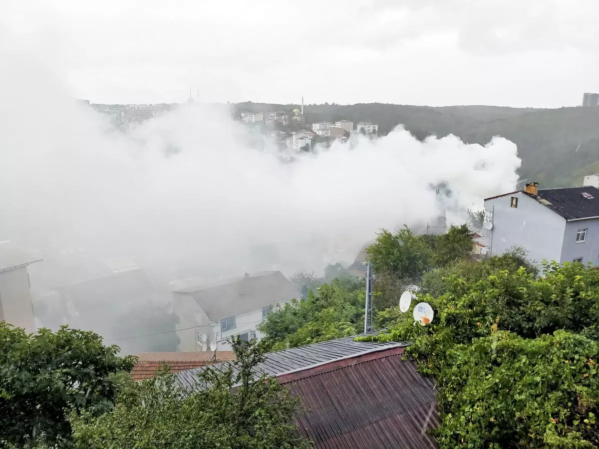 Sarıyer'de gecekonduda çıkan yangın hasara neden oldu