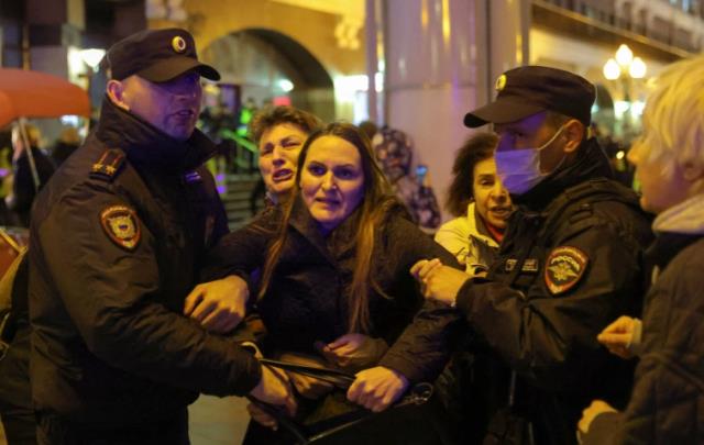 Seferberlik ilanı Rusya'yı karıştırdı! Gösterilerde yüzlerce gözaltı var, ülkeden kaçanların ilk tercihi Antalya