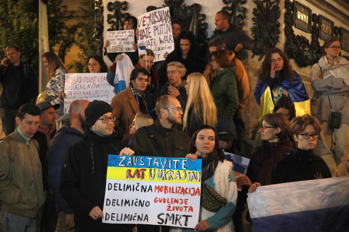 Sırbistan\'da yaşayan Rusya vatandaşlarından "kısmi seferberlik" kararına tepki