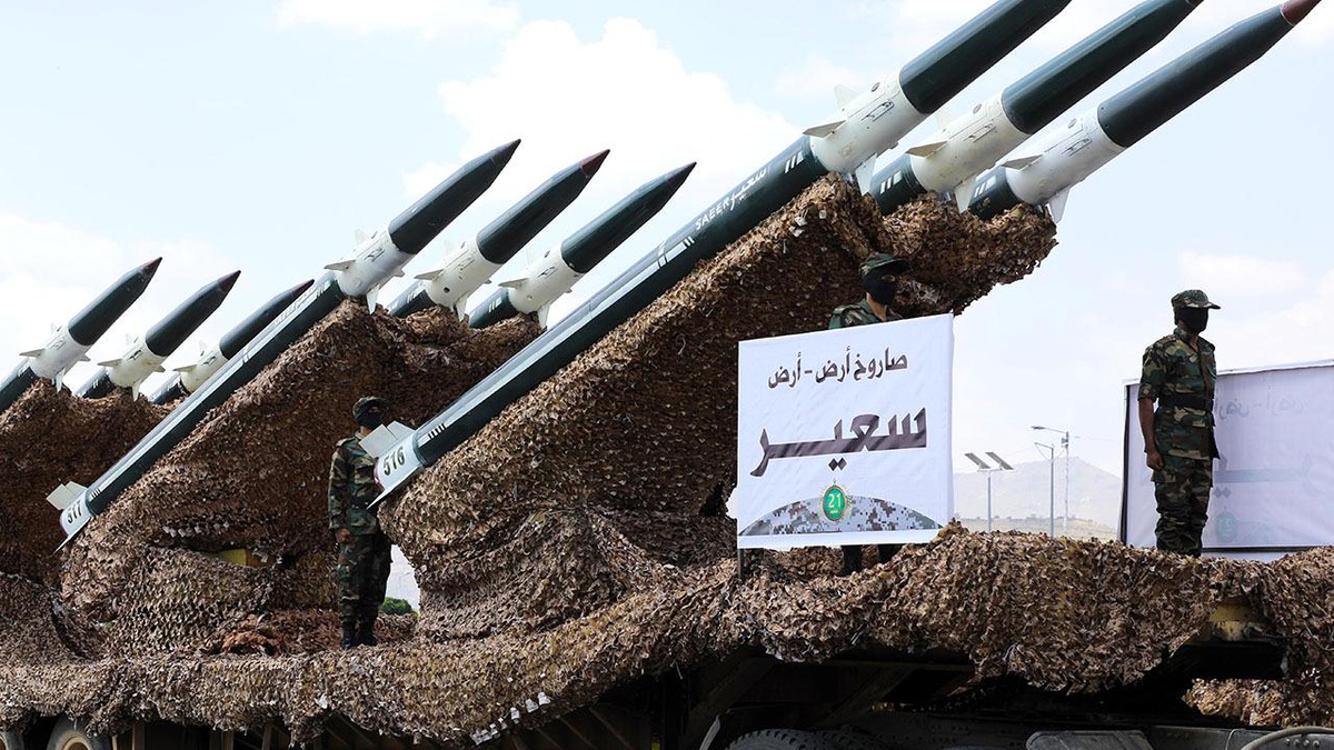 Yemen\'deki Geçit Töreninde Füze Gösterisi