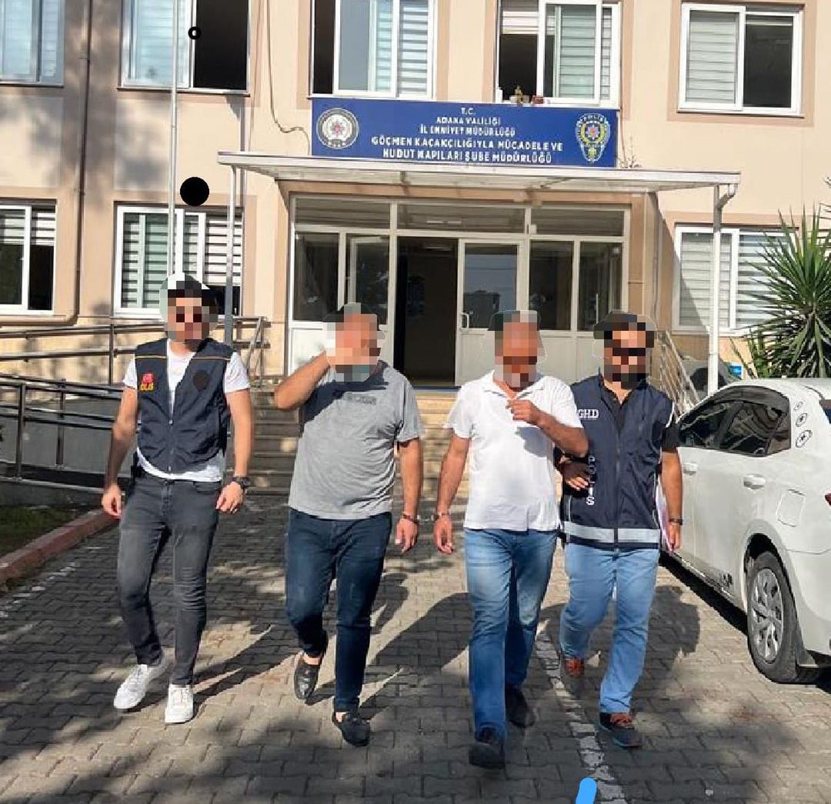 Adana\'da göçmen kaçakçılığı iddiasıyla 2 şüpheli tutuklandı