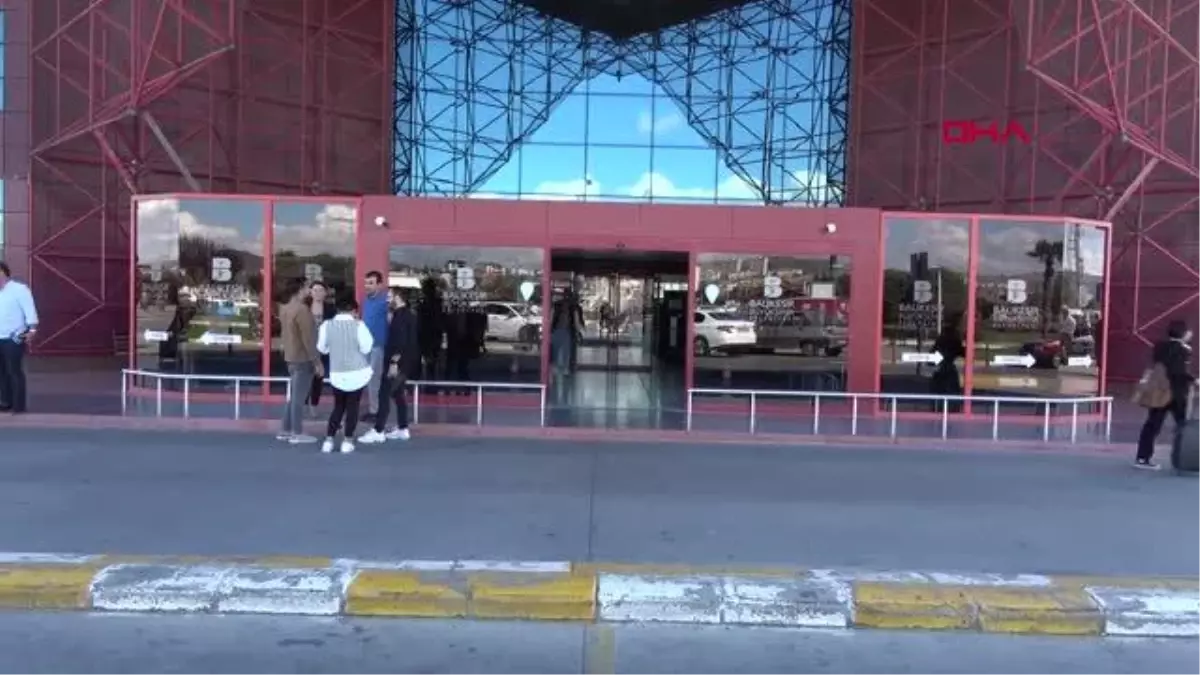 BALIKESİR\'E GELEN ÖĞRENCİLER TERMİNALDE KARŞILANDI