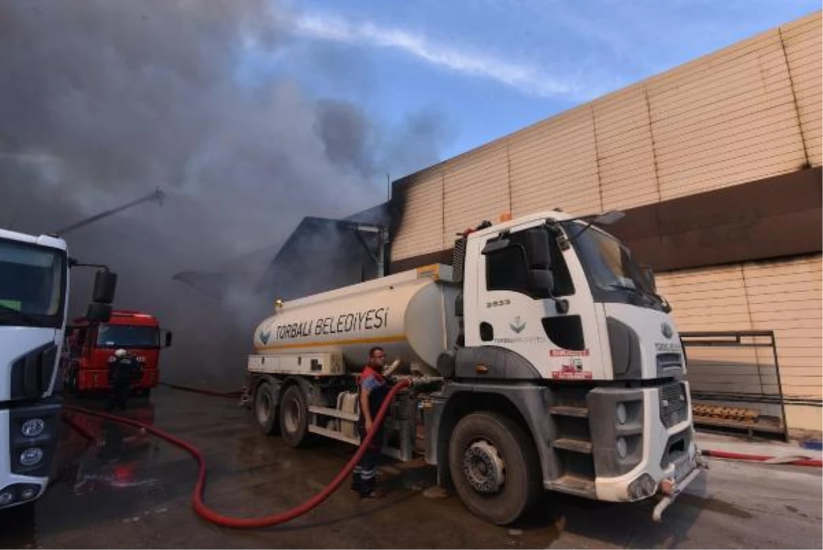 Son dakika haberi... İzmir\'de fabrika yangını (3)