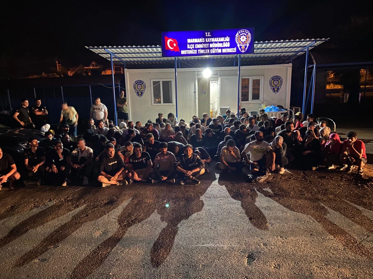 Marmaris\'te otel ve apartlarda yapılan denetimde 105 düzensiz göçmen yakalandı