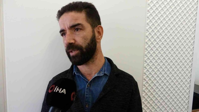 Pnedik'te acemi hırsızlar iş başında! 1 saat boyunca kamyonu çalmaya çalıştılar Pnedik'te acemi hırsızlar iş başında! 1 saat boyunca kamyonu çalmaya çalıştılar