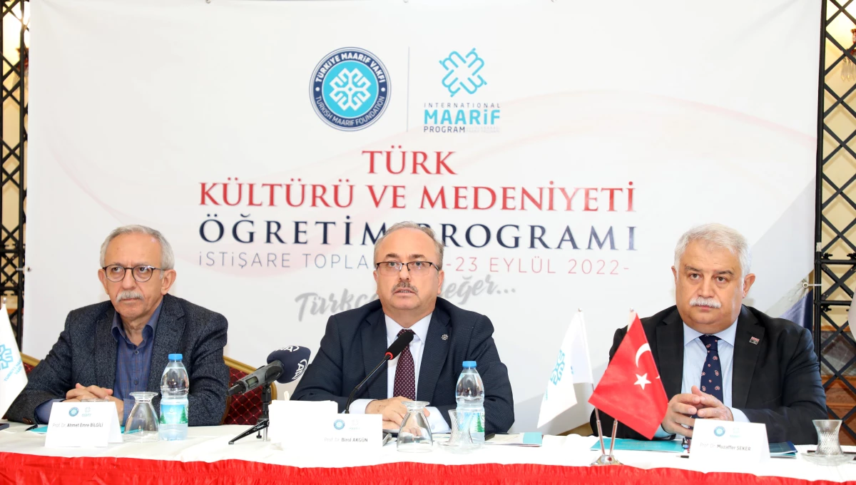 TMV\'nin "Türk Kültürü ve Medeniyeti Öğretim Programı" istişare toplantısı