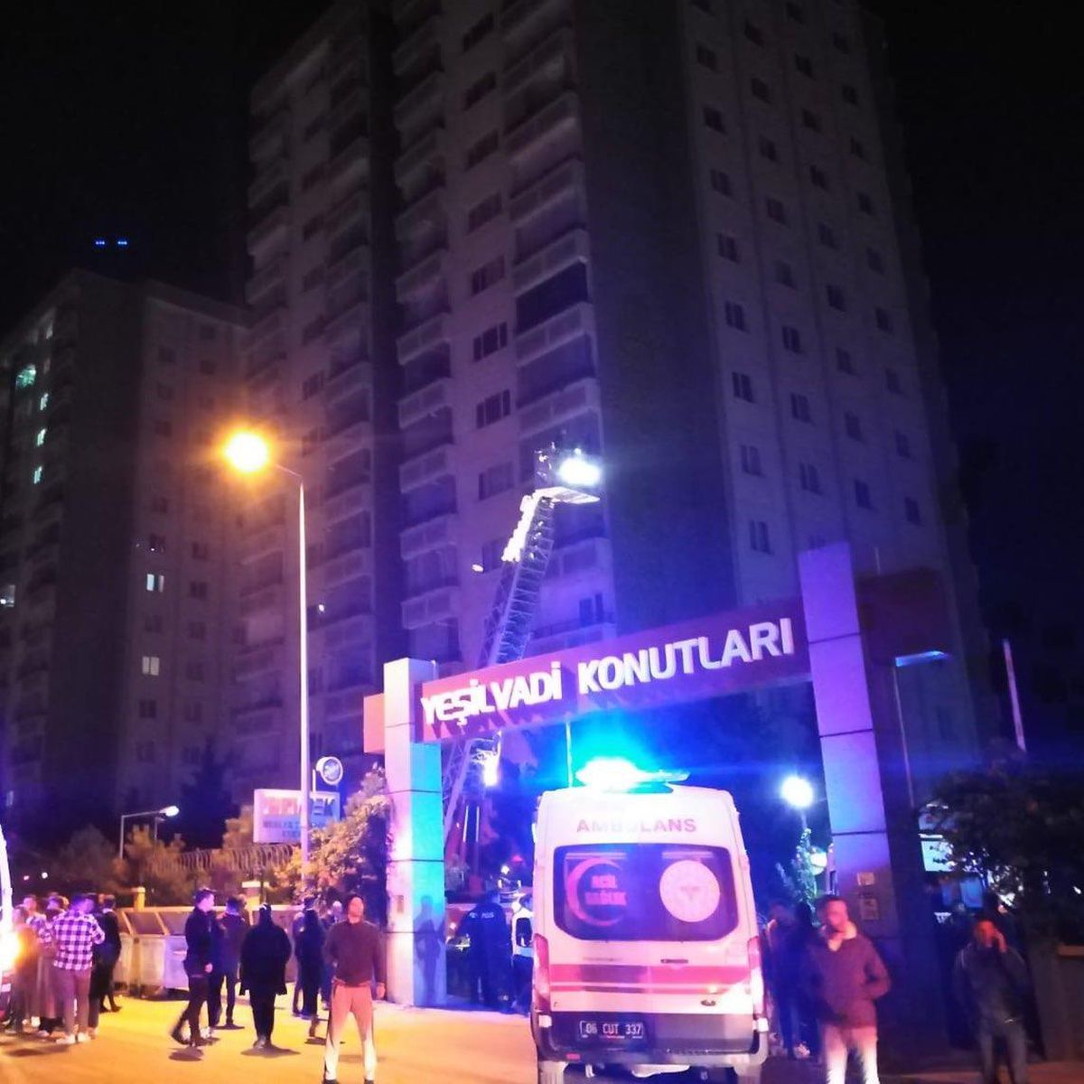 Ankara\'da apartmanda çıkan yangında 1 kişi hayatını kaybetti