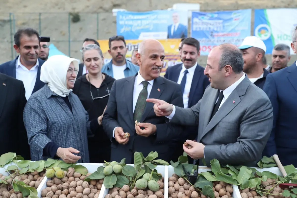 Bakanlar Varank ve Kirişci, Kahramanmaraş\'ta ceviz ve kültür festivaline katıldı