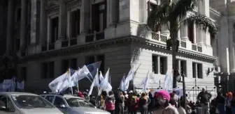 BUENOS AİRES - Arjantin Cumhurbaşkanı Yardımcısı Fernandez'in destekçileri gösteri düzenledi