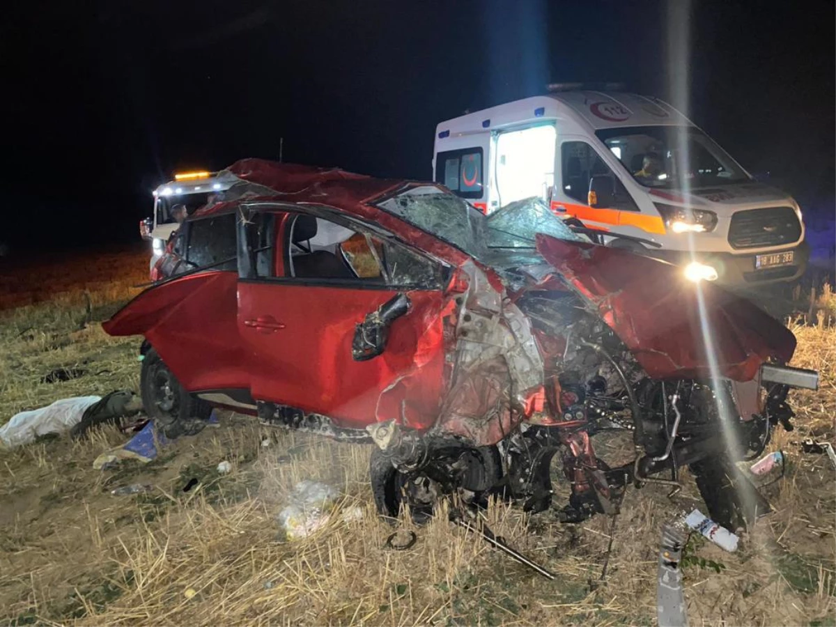Çankırı\'da şarampole devrilen otomobildeki 3 kişi öldü, 2 kişi yaralandı