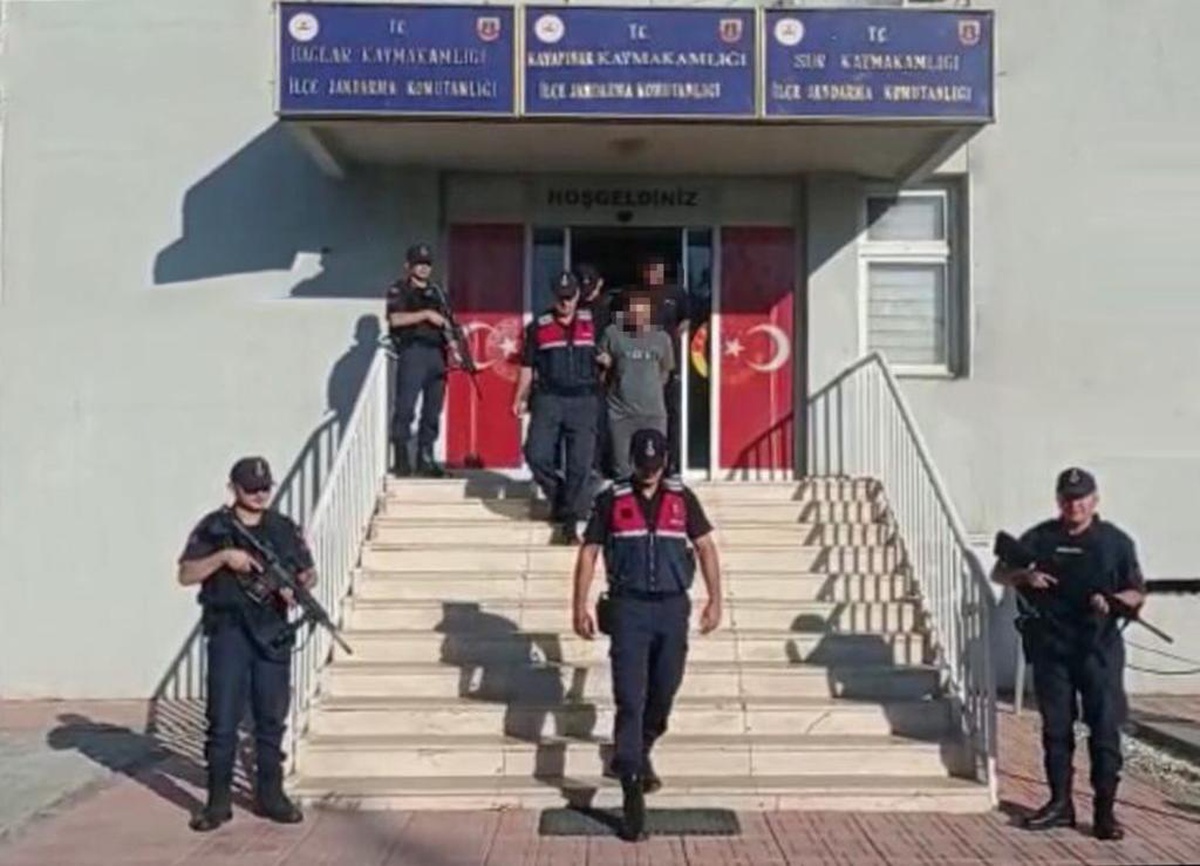Diyarbakır\'da "hırsızlık" suçlamasıyla 2 kişi tutuklandı