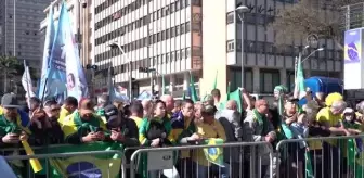 Jair Bolsonaro miting düzenledi