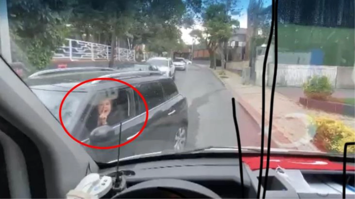 Kadın sürücüden skandal hareket! İçinde hasta bulunan ambulansa yol vermedi