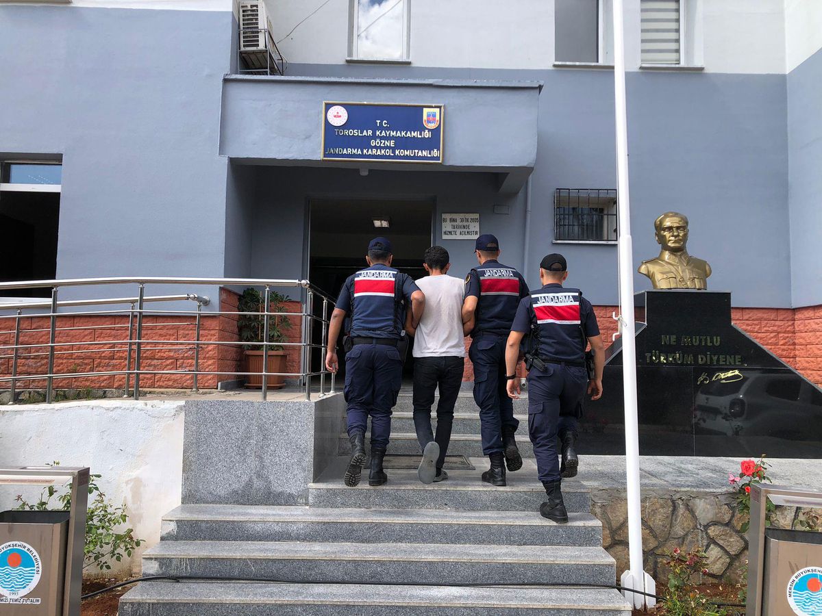 Mersin\'de babasını av tüfeğiyle öldüren zanlı gözaltına alındı