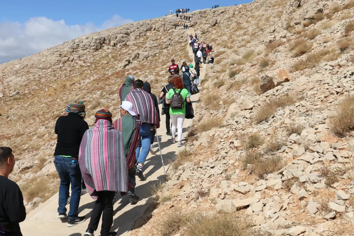 Nemrut Dağı\'nda engellilere yönelik konser düzenlendi