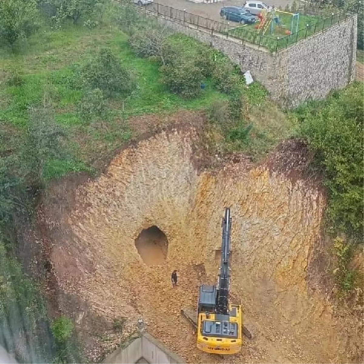 ORDU\'DA YOL ÇALIŞMASINDA YER ALTI MAĞARASI BULUNDU